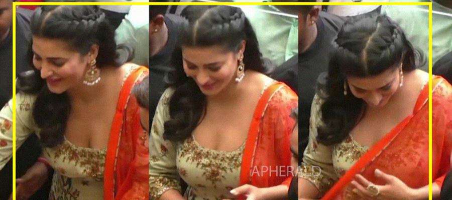 Caught Red Handed On Cameras South Indian Actresses While