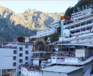 मौसम के कारण छह दिन के बाद वैष्णो देवी यात्रा फिर हुई शुरू