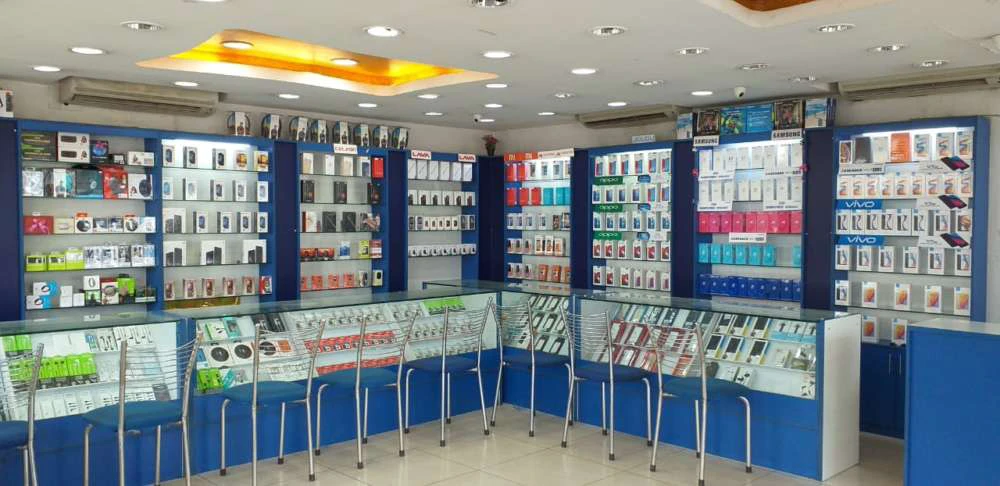 సెల్ ఫోన్ కొనాలనుకుంటే.. షాక్..