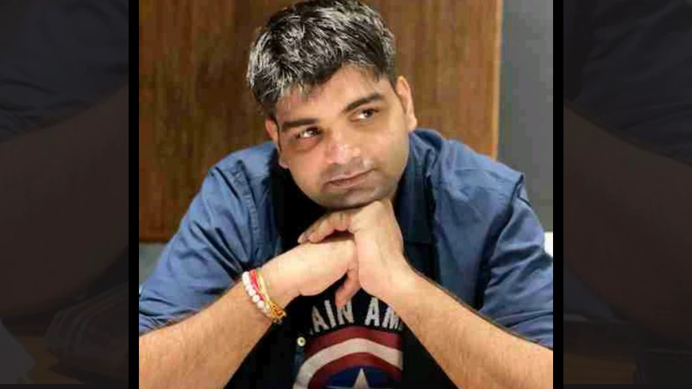 Girish Vyas : *Achiever, Traveller, Philosopher and Dreamer* Recognised with FanatiXx Spectrum Awards (Writer Category)