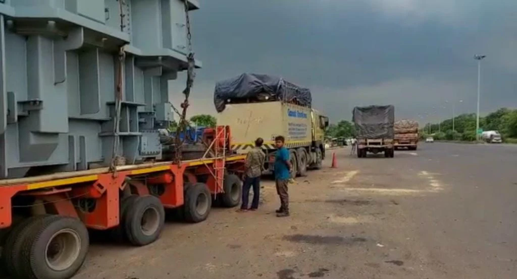 ডানকুনি টোলপ্লাজায় প্রচুর অস্ত্রসস্ত্র সহ গ্রেফতার