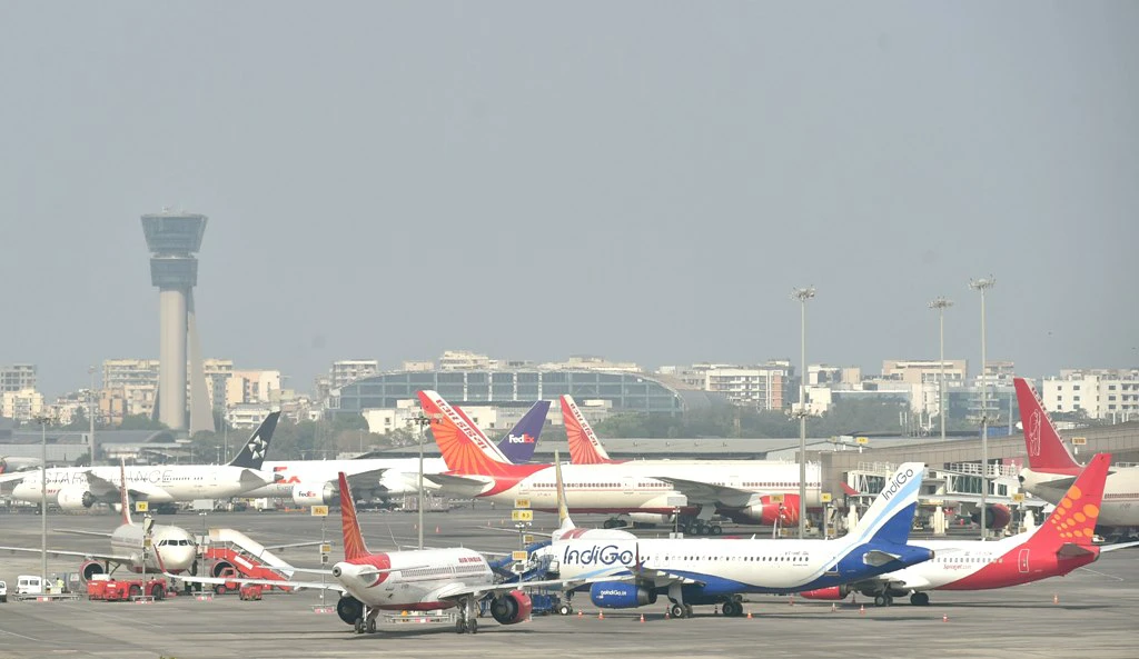 लंबी दूरी की उड़ानों के लिए पायलट ड्यूटी नियमों में डीजीसीए ने दी अस्थायी ढील