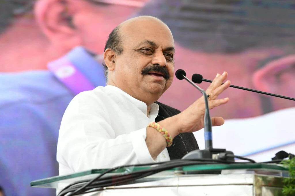 ಸೀನಿಯರ್ ಆಫೀಸರ್ ಆದ್ರೂ ಅಷ್ಟು ಗೊತ್ತಾಗೋದಿಲ್ವಾ; ಐಜಿಪಿಗೆ ಗದರಿದ ಸಿಎಂ