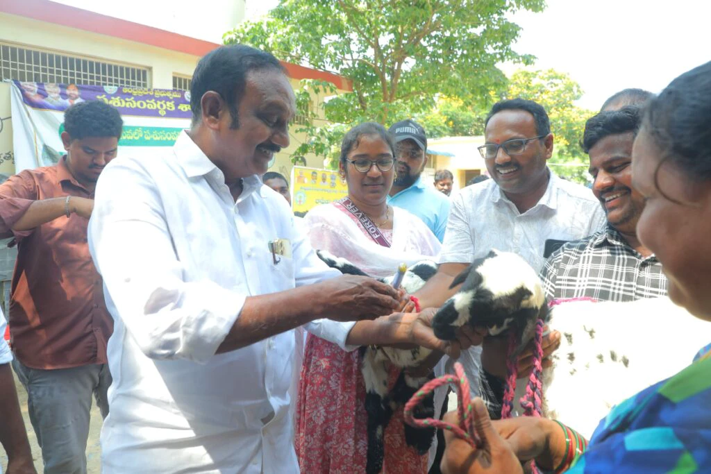 పశుసంపద రక్షణతో గ్రామీణ ఆర్ధిక వ్యవస్థ బలోపేతం.