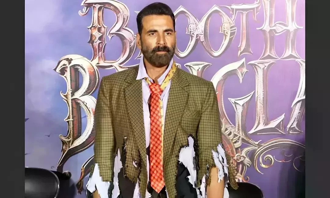Akshay Kumar Ripped Apart for Wardrobe Choices