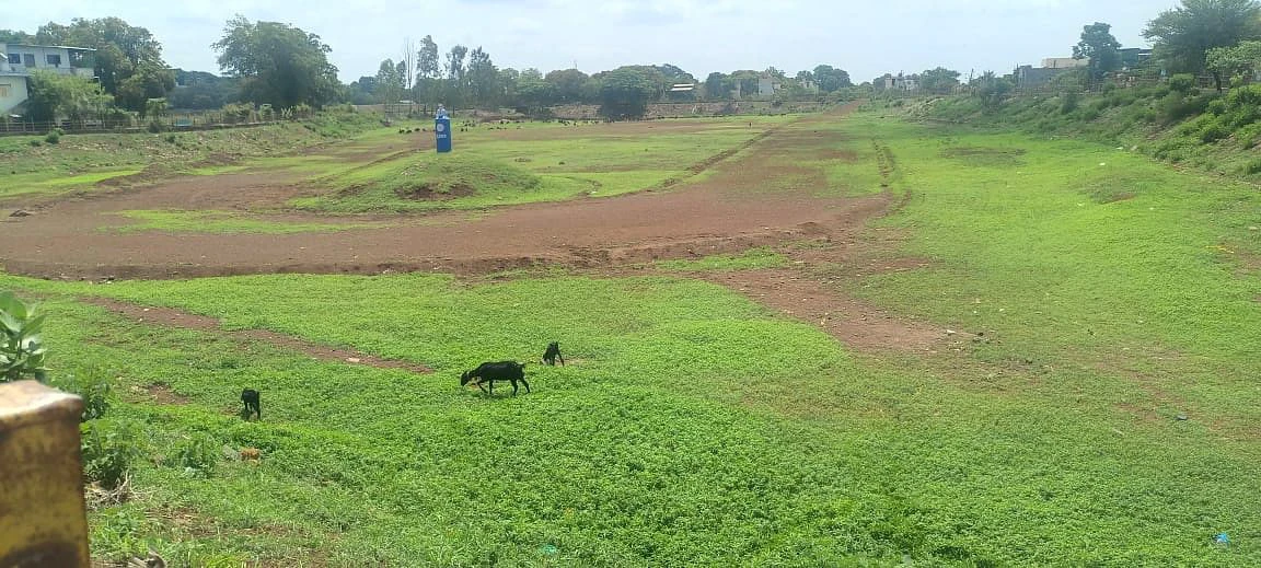 ಬೆಳಗಾವಿ | ಜಲಮೂಲಗಳ ಅತಿಕ್ರಮಣ: ಅಂಬೇಡ್ಕರ್‌ ಕೆರೆಯೊಡಲು ಬರಿದು...