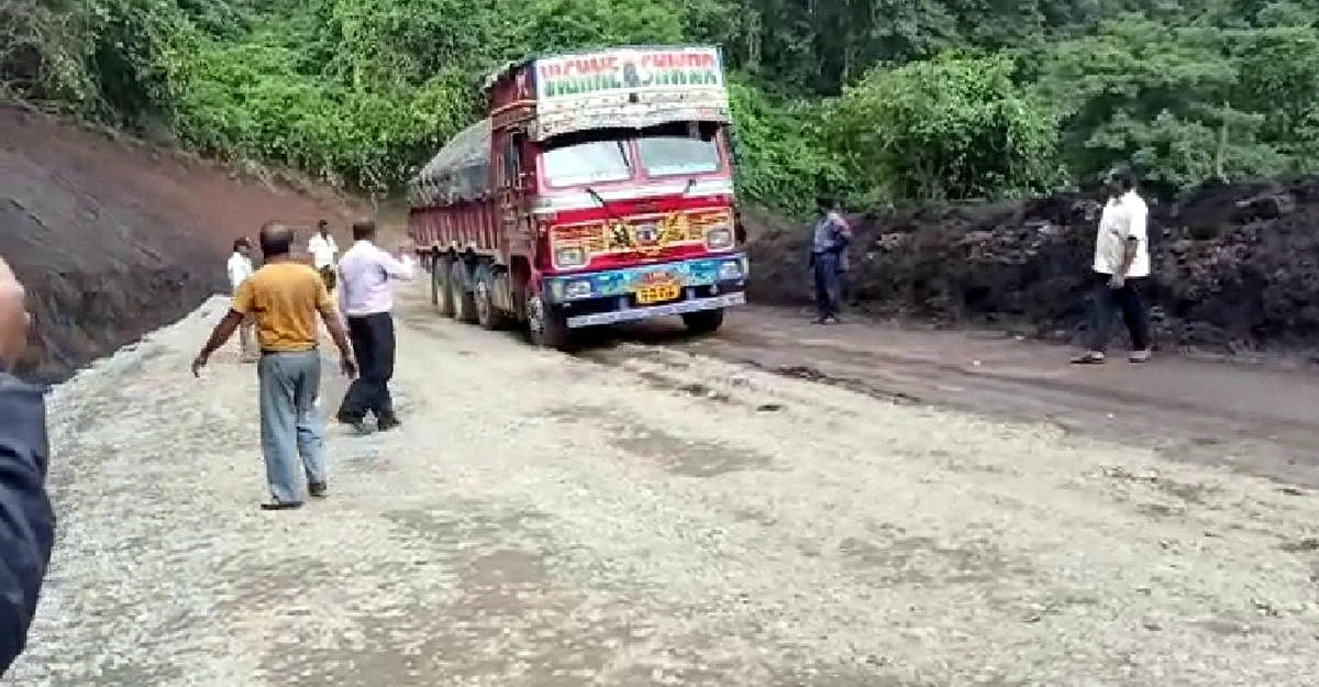 ಬೆಳಗಾವಿ- ಜಾಂಬೋಟಿ ರಸ್ತೆಯಲ್ಲಿ ಭಾರಿ ವಾಹನಗಳ ಸಂಚಾರ ನಿಷೇಧ