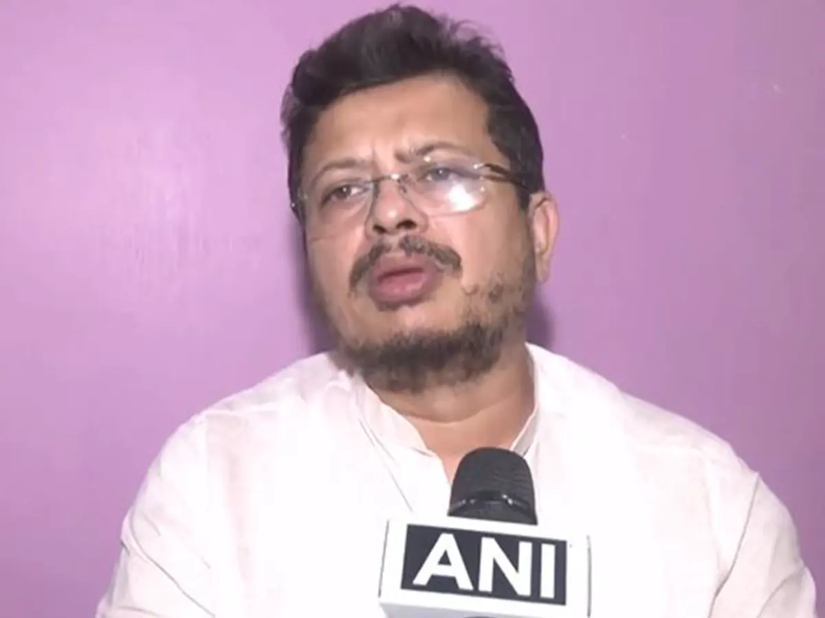 Expelled TMC leader criticises Abhishek Banerjee for disconnect from ...