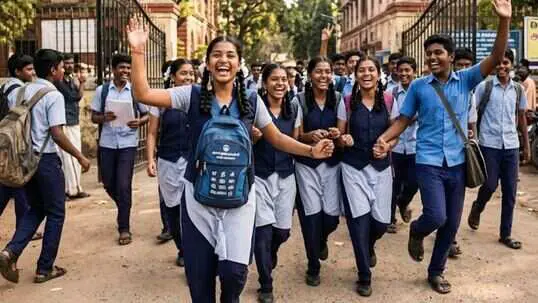 School Holidays: செப்டம்பர் மாதம் பள்ளிகளுக்கு 13 நாட்கள் விடுமுறை.. மாணவர்களுக்கு வந்த குஷியான நியூஸ்!