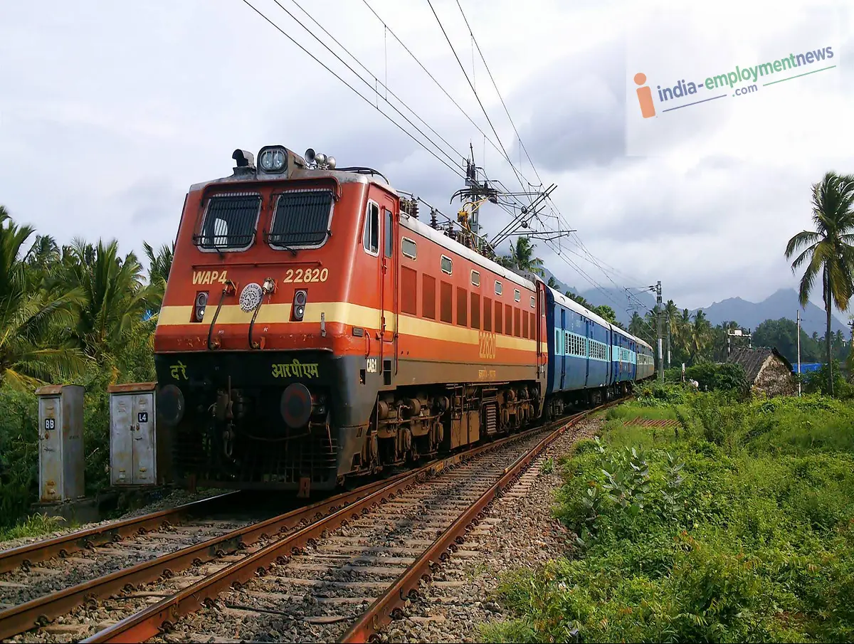 Major Railway Initiative: QR Codes on Food Packets to Indicate Food ...