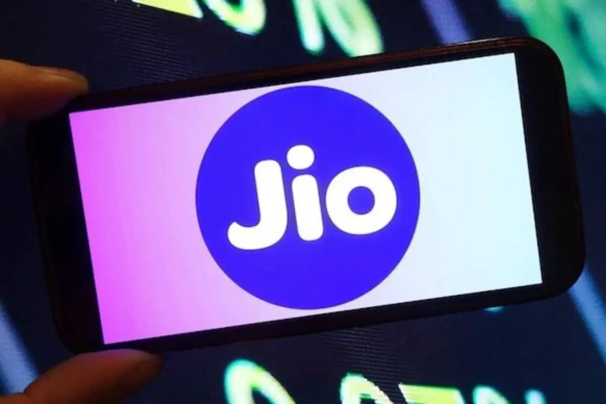 வெளிநாட்டு தொழில்நுட்பங்களுக்கு குட்பை.. சொந்தமாக 5G, AI, கிளவுட் கட்டமைப்பை உருவாக்கி அசத்தும் ஜியோ!