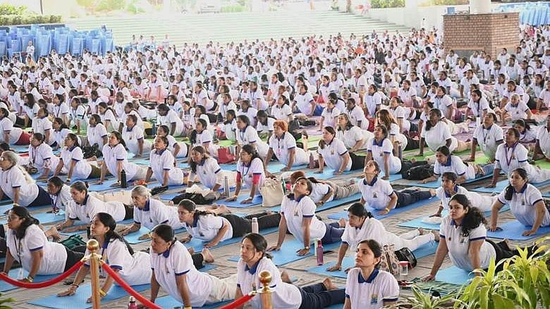 6,000 people perform 'Bhujangasana' in Hyderabad, enter Asia Book of