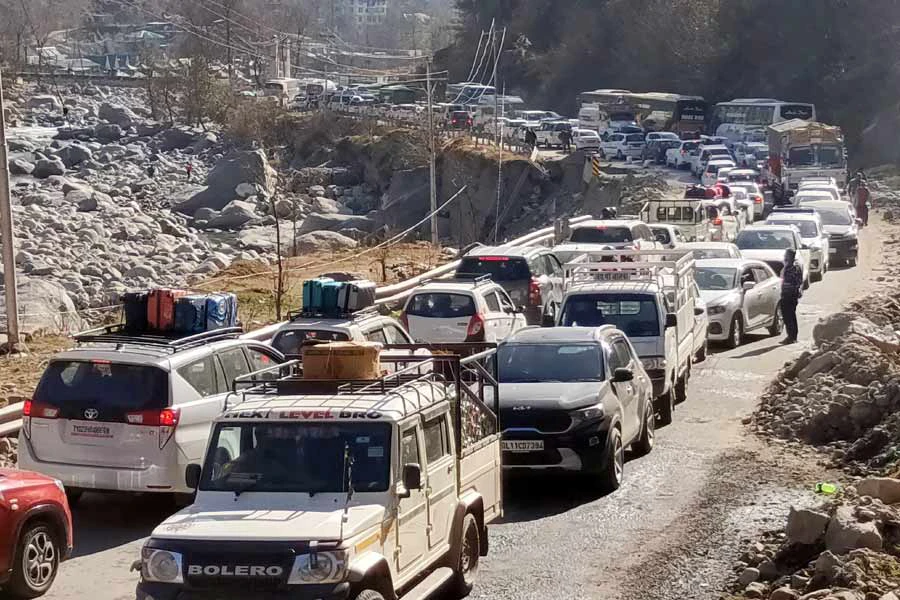 Tourist rush chokes Dehradun routes; over 45,000 vehicles enter ...