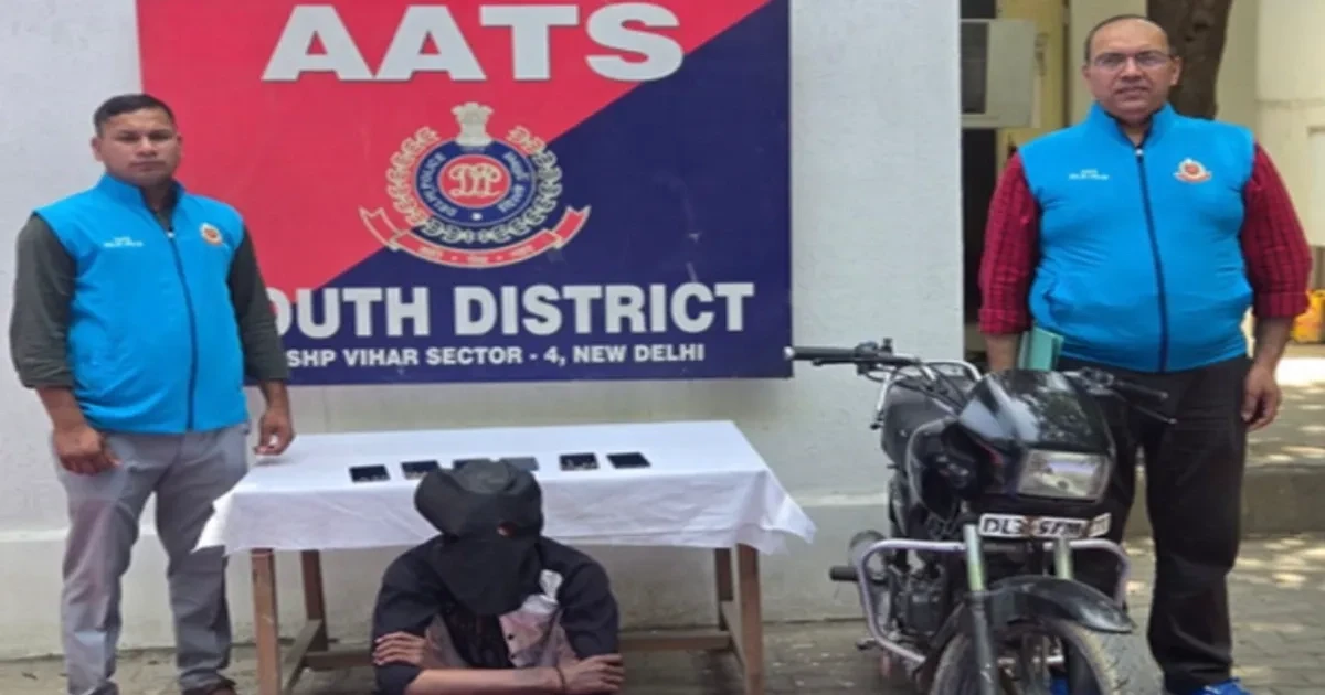 Delhi Police Arrest Man, Recover Six Stolen Mobile Phones And ...