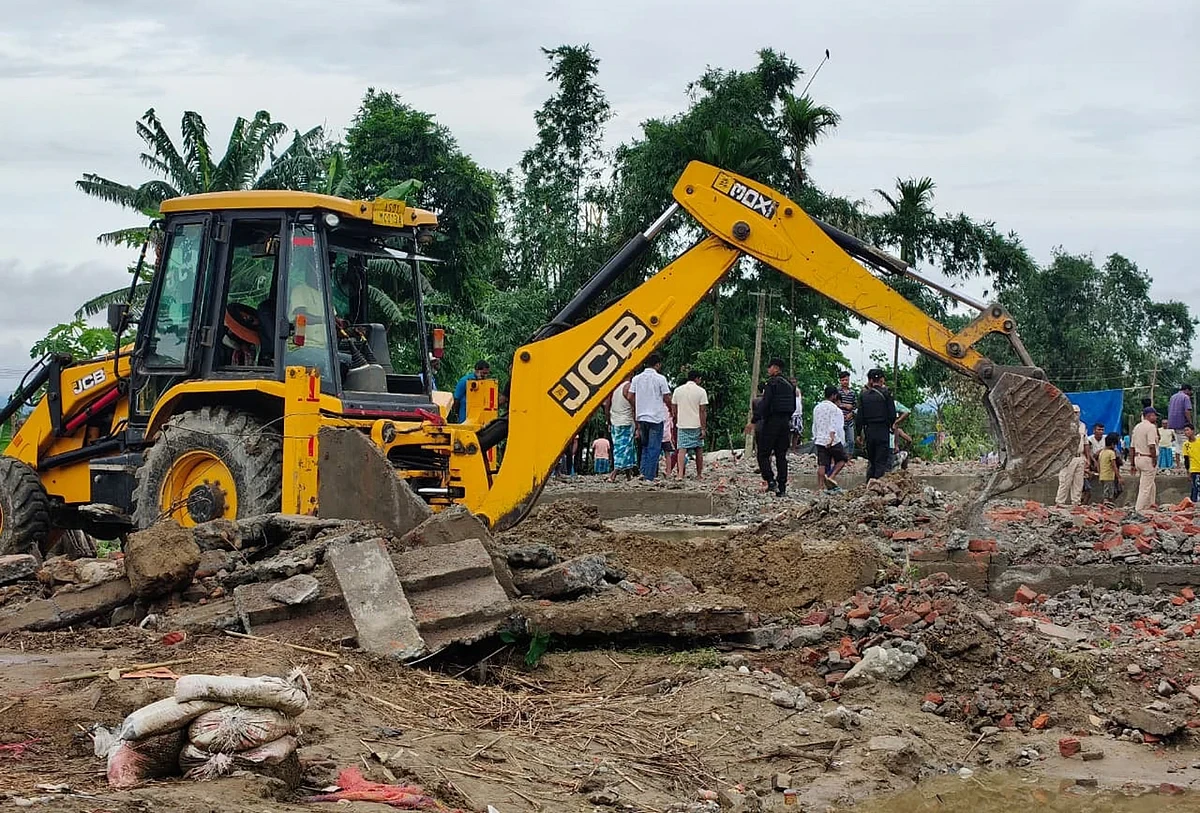 Assam: Uriamghat eviction drive halted after disruption by Naga people ...