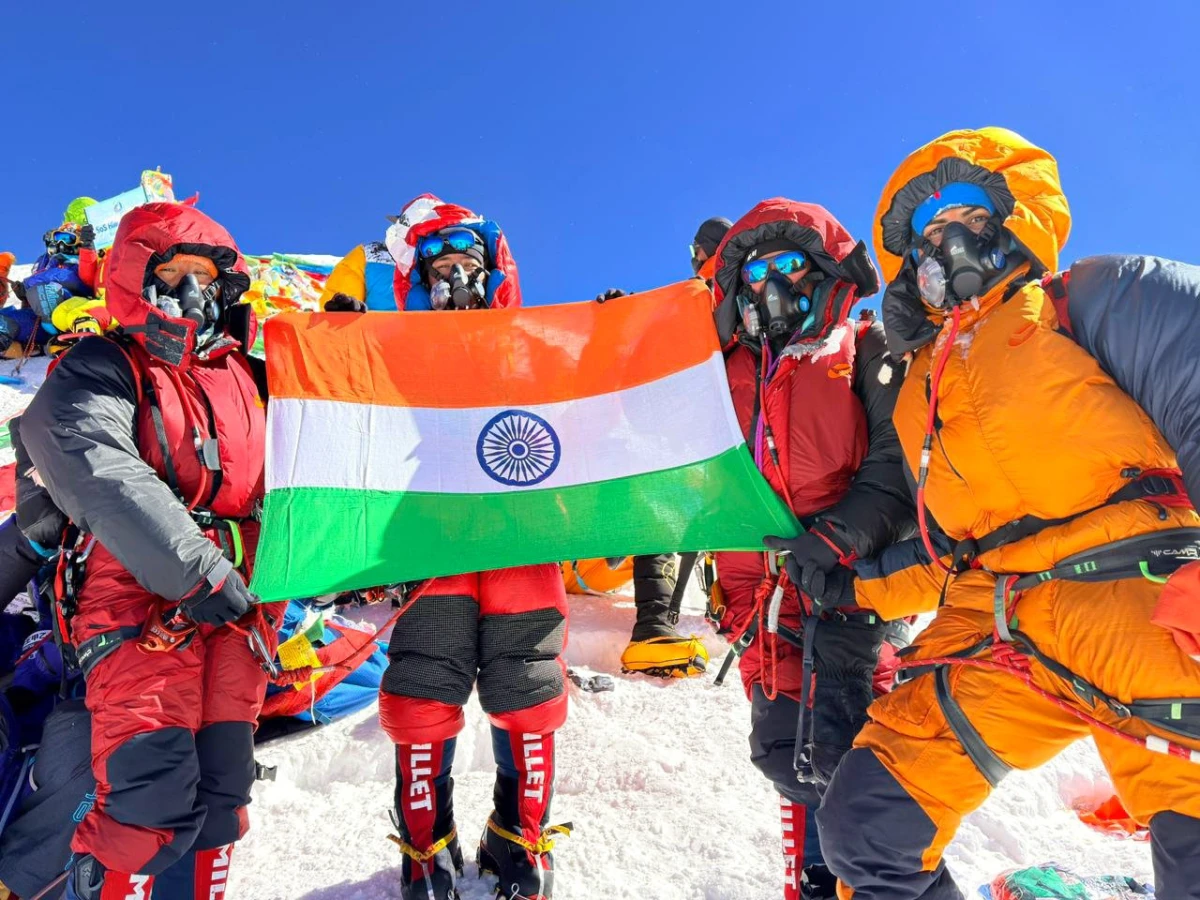 ITBP's all-women expedition team successfully summits Everest | Dailyhunt