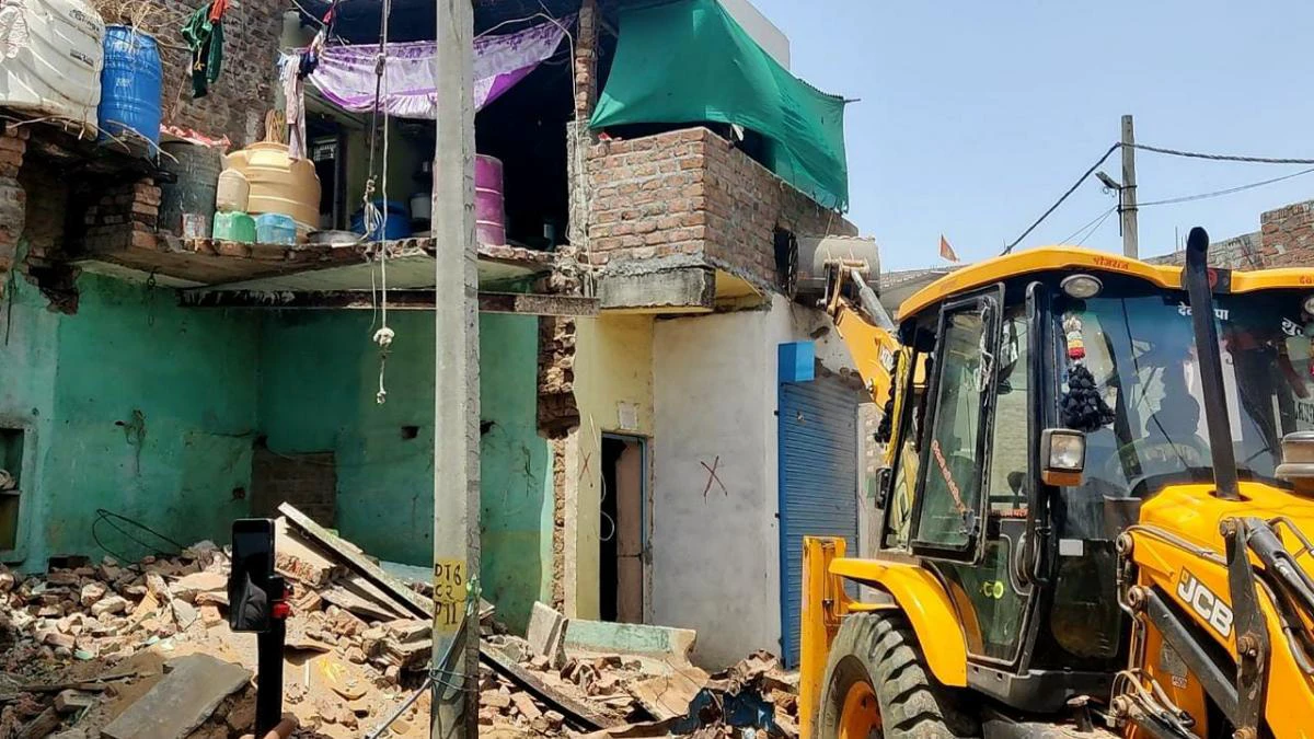 People throw stones at Dalit man's marriage procession in MP, civic body razes their houses