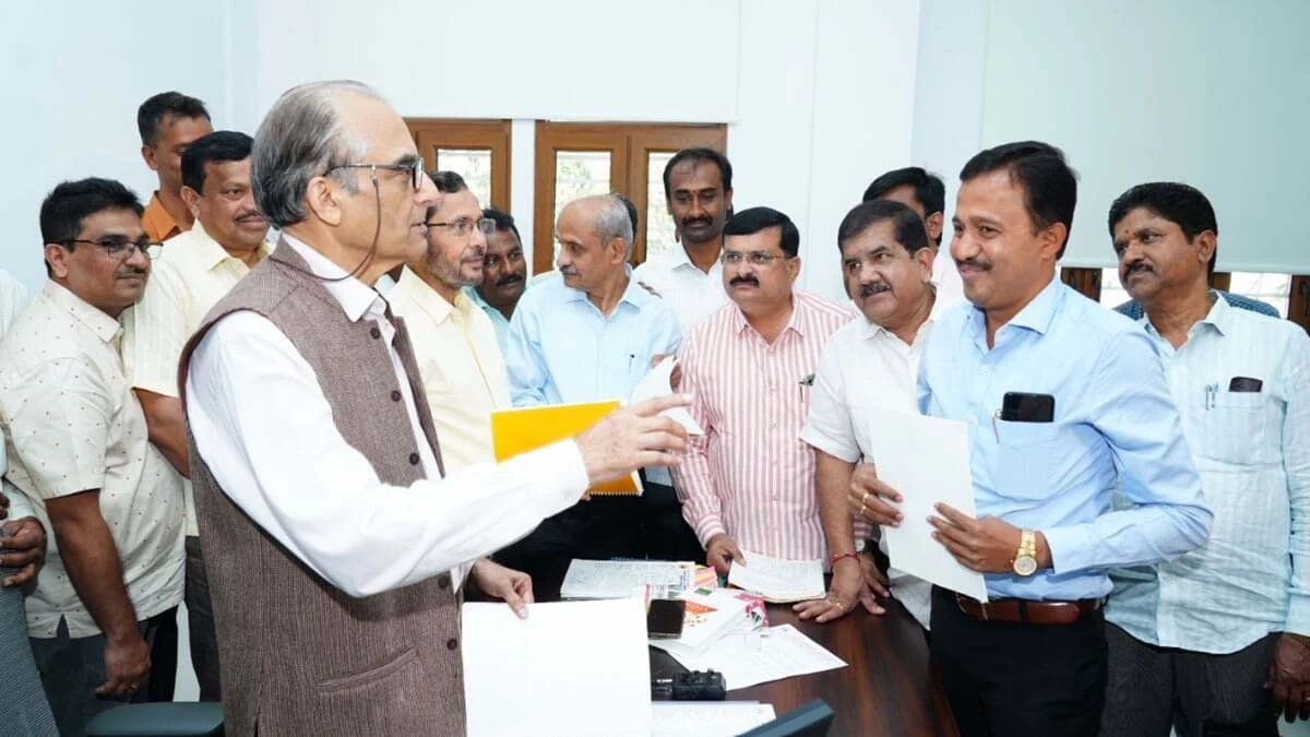 7ನೇ ವೇತನ ಆಯೋಗ ವರದಿ ಜಾರಿ : ಸರಕಾರಿ ನೌಕರರ ವೇತನದಲ್ಲಿ ಎಷ್ಟು ಹೆಚ್ಚಳ ? ಇಲ್ಲಿದೆ ಸಂಪೂರ್ಣ ಮಾಹಿತಿ
