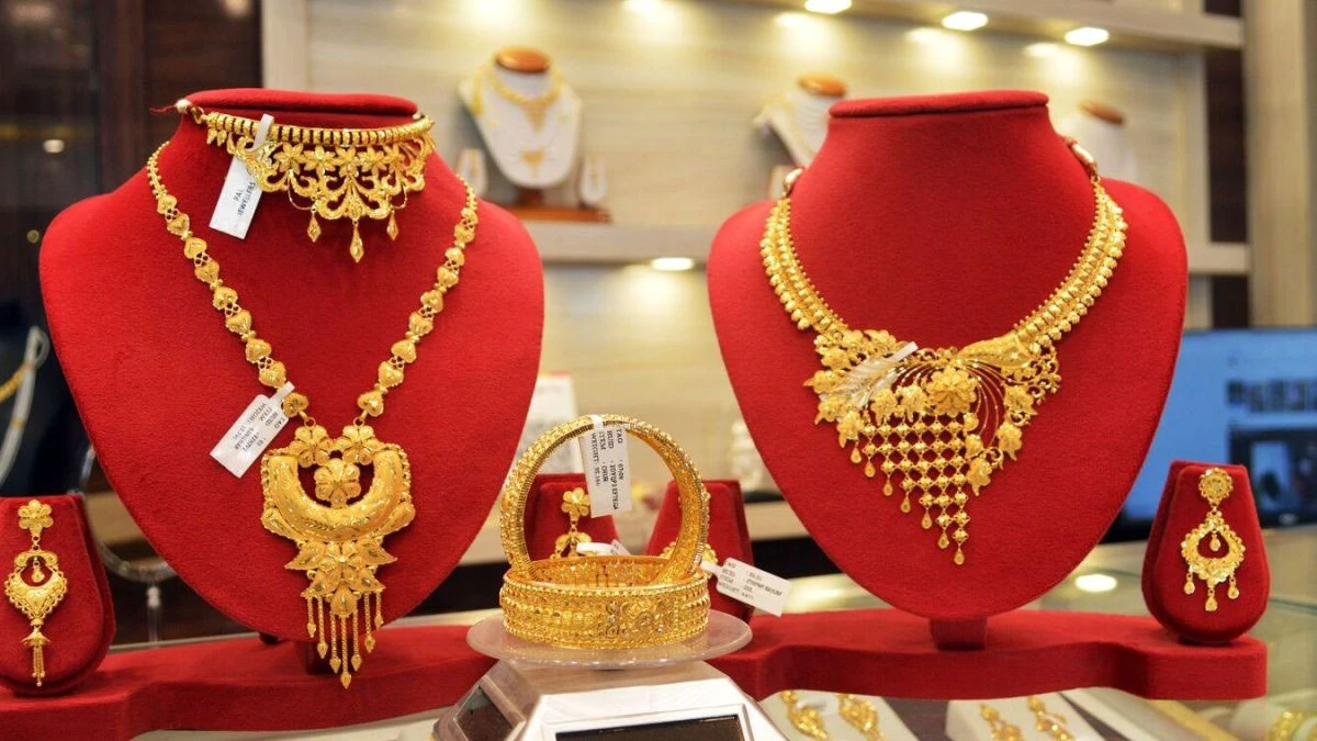 বিয়ের মরশুমে সোনার দামে বড় স্বস্তি মধ্যবিত্তের পকেটে কি টান কমবে
