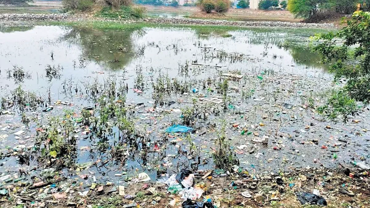 ಕಳಪೆ ಚರಂಡಿ ನಿರ್ವಹಣೆ: ವಿಭೂತಿಪುರ ಕೆರೆಗೆ ಕೊಳಚೆ ನೀರು, ಕಸ ಹರಿವು