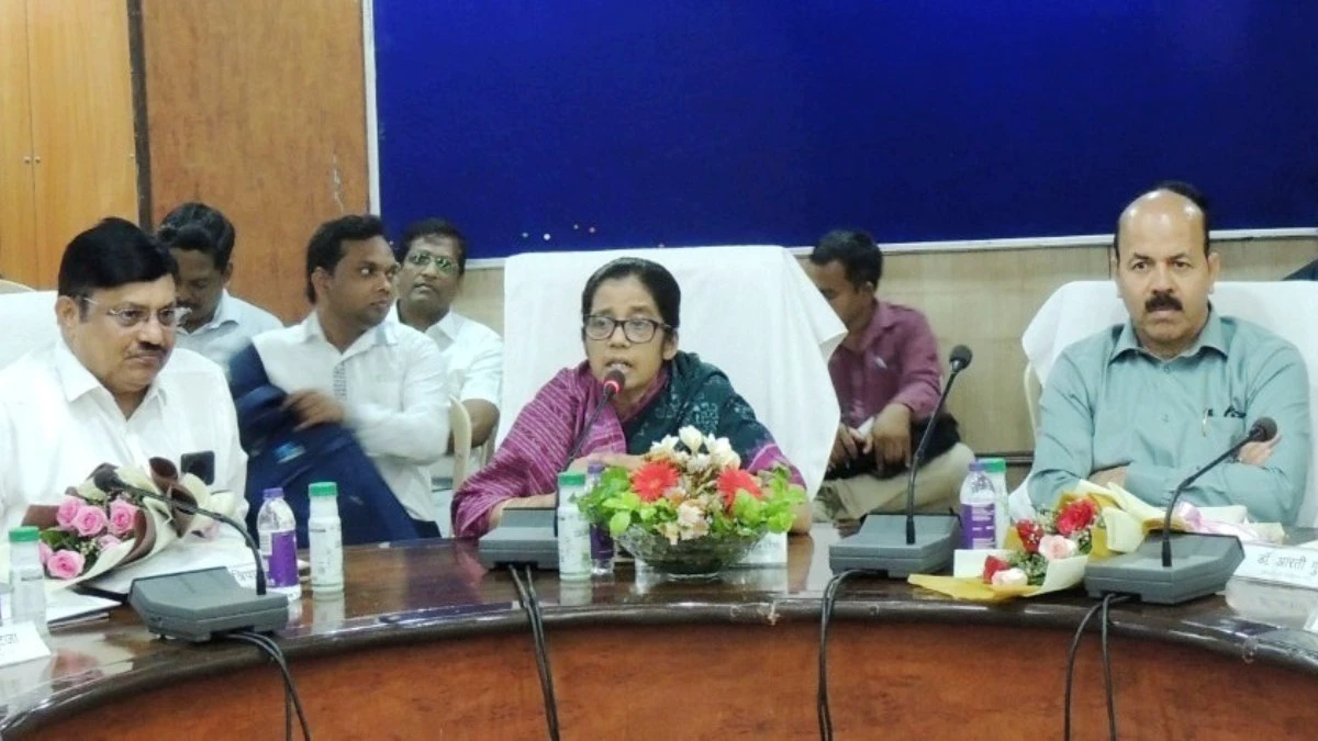 कृषि विवि में राज्य के 150+ कृषि अधिकारियों को मिला विशेष प्रशिक्षण: शहला  निगार ने हरित खाद, नीली-हरी शैवाल और जैव उर्वरकों के उत्पादन और ...