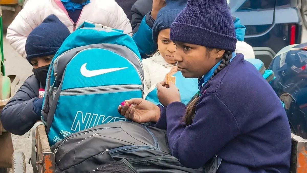 ठिठुरती ठंड! उत्तर प्रदेश से लेकर बिहार तक इस दिन तक स्कूल हुए बंद, फटाफट कर लें चेक “ • ˌ ठिठुरती ठंड! उत्तर प्रदेश से लेकर बिहार तक इस दिन तक स्कूल हुए बंद, फटाफट कर लें चेक “ • ˌ