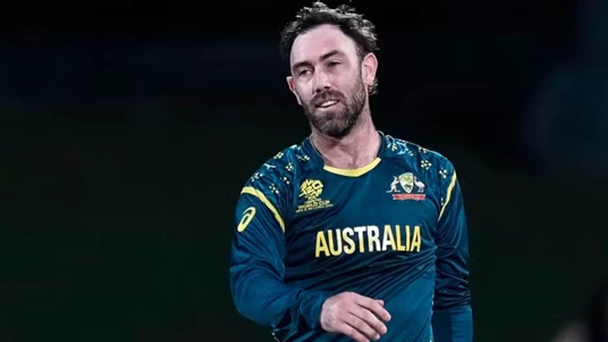 কেন্দ্রীয় চুক্তি থেকে বাদ ম্যাক্সওয়েল