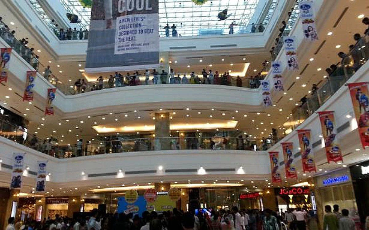 It's safe to use air conditioning in malls and restaurants, say experts
