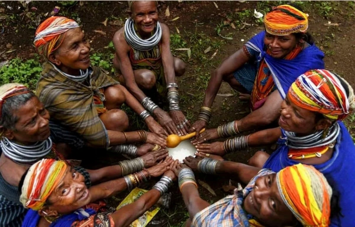 छोटी उम्र के लड़कों से शादी कर ‘बंधुआ मजदूर’ क्यों बनाती हैं बोन्डा महिलाएं? जानिए अजीबोगरीब रिवाज