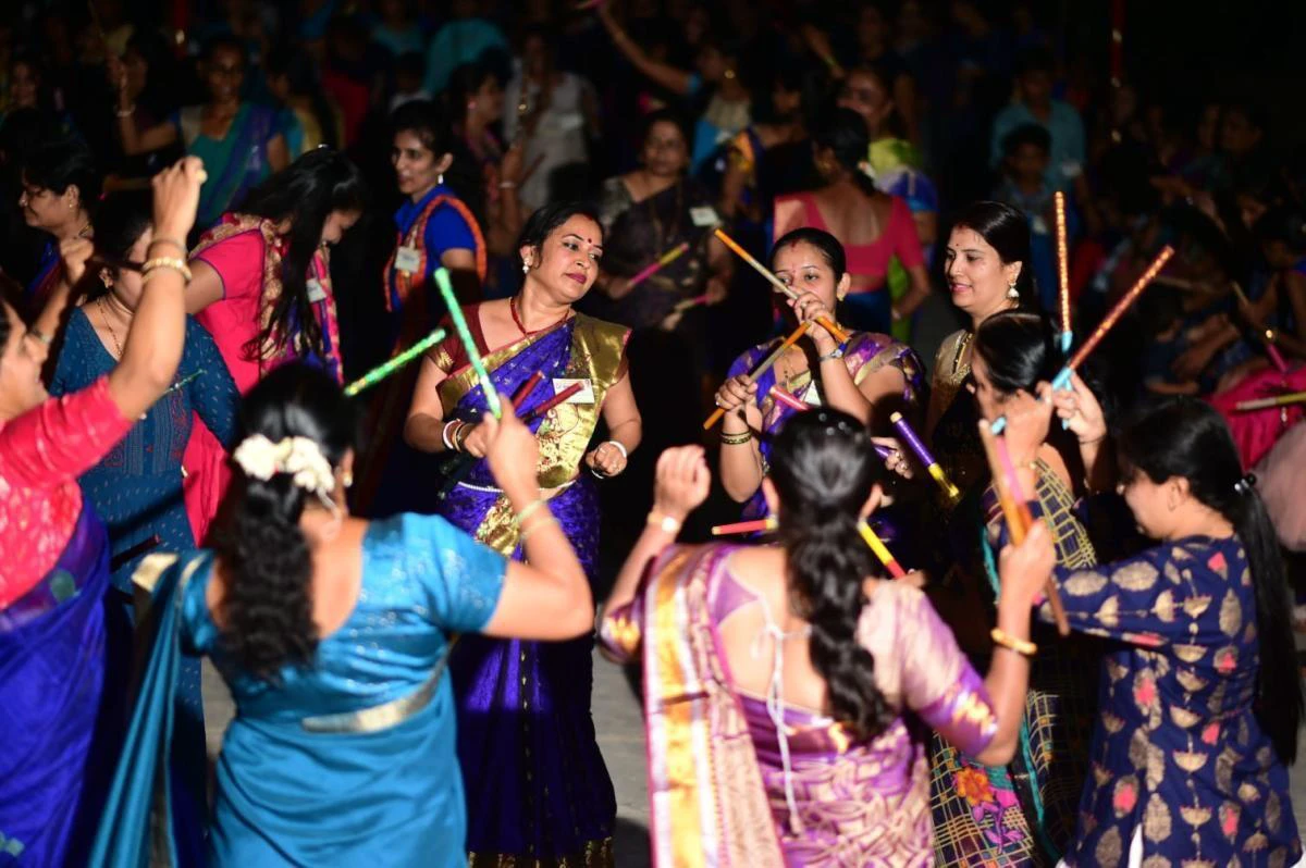 ಬೆಳಗಾವಿ: ಸಾಂಸ್ಕೃತಿಕ ಸಂಗಮ‌ ದಾಂಡಿಯಾ