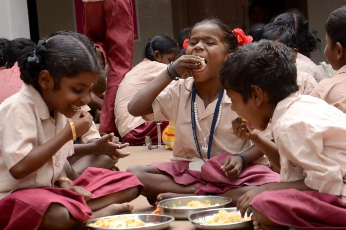 TN Breakfast Scheme: வரலாற்றை முற்போக்கான திசைக்கு மாற்றும் காலை உணவுத் திட்டம்!