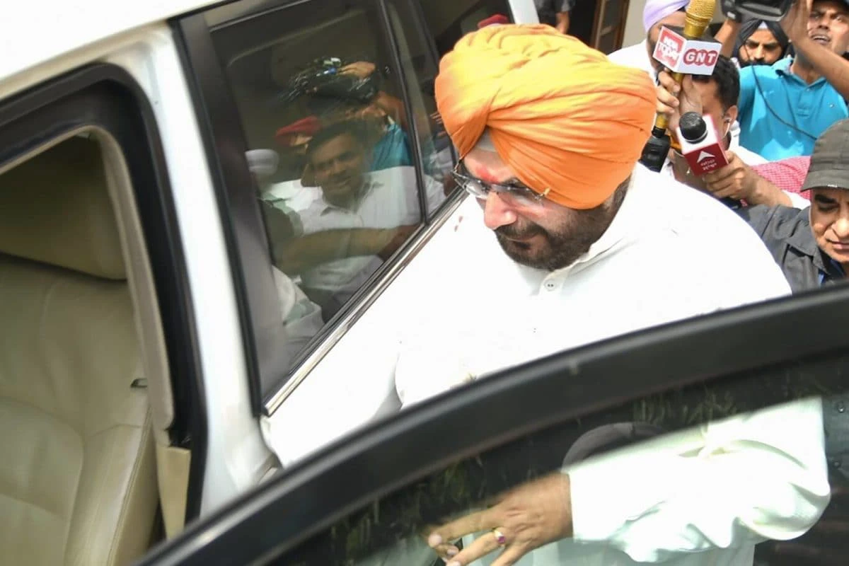News18 Evening Digest: Navjot Singh Sidhu Surrenders Before Patiala Court A Day After SC's 1-yr-Jail Verdict and Other Stories