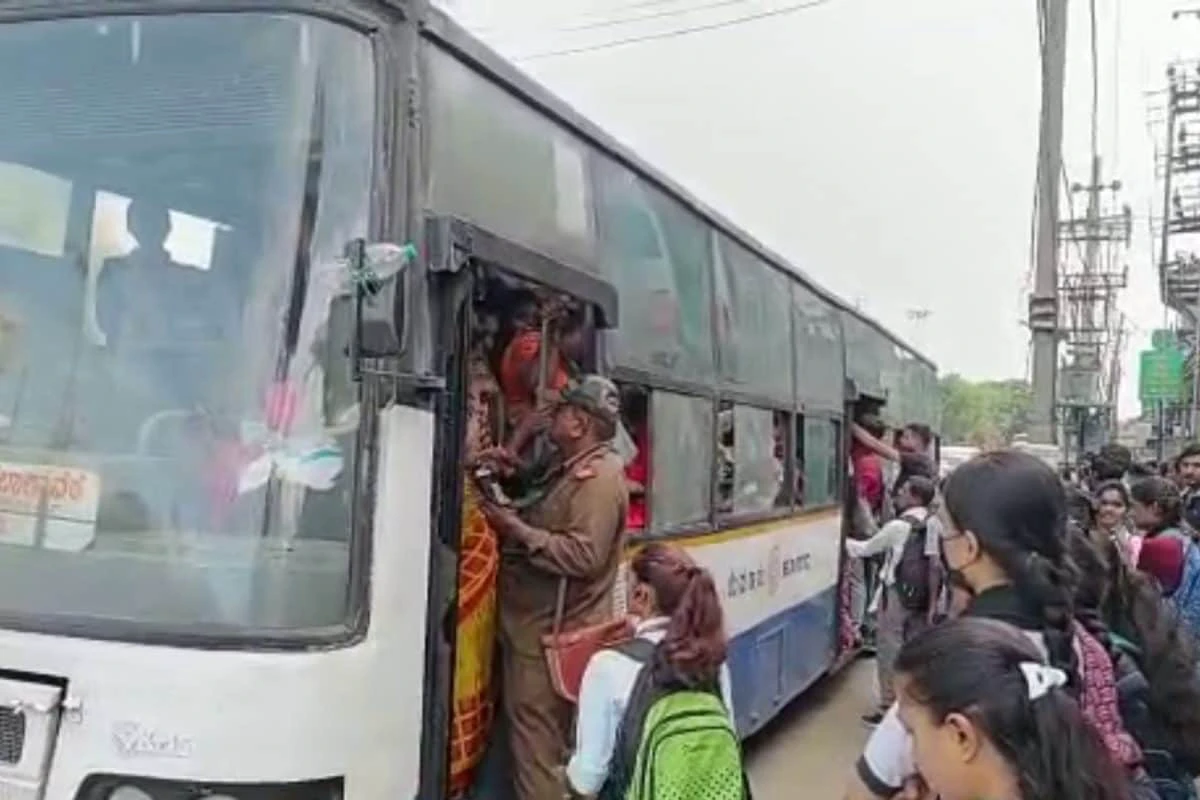 Free Bus: ಹೆಚ್ಚಾದ ಮಹಿಳಾ ಪ್ರಯಾಣಿಕರ ಸಂಖ್ಯೆ; ಪ್ರತ್ಯೇಕ ಬಸ್​ಗೆ ಪುರುಷರು ಆಗ್ರಹ