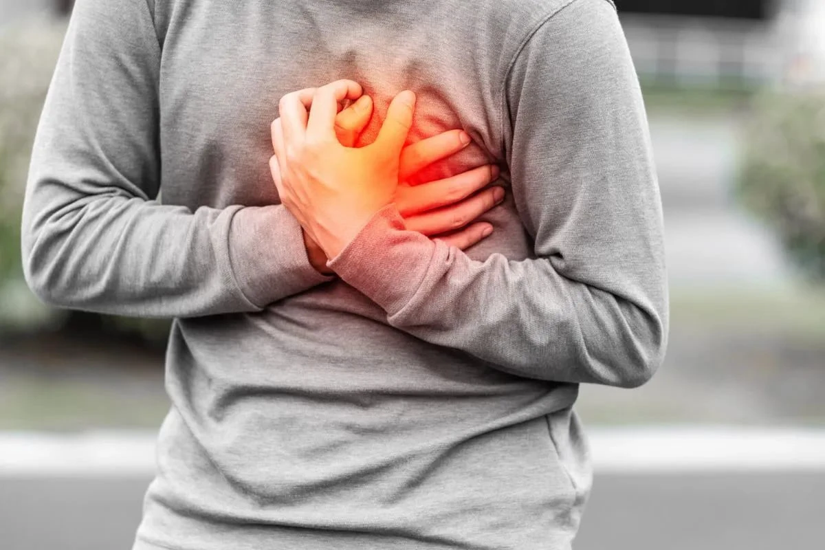 গ্যাসের সমস্যা ভেবে হার্ট অ্যাটাকের লক্ষণ এড়িয়ে যাচ্ছেন না তো