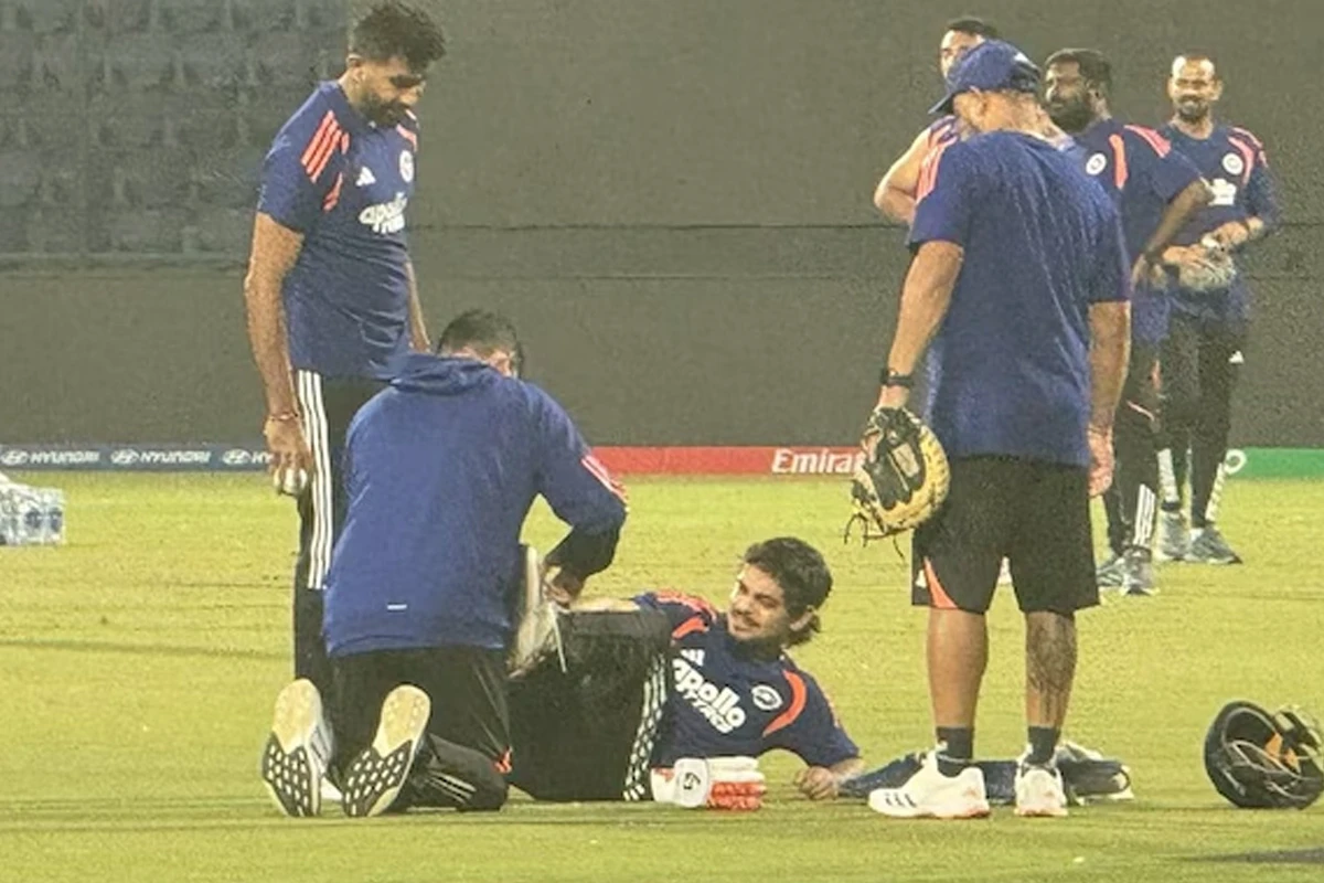 মাঠে যন্ত্রণায় লুটিয়ে পড়লেন ঈশান কিষান দুশ্চিন্তায় কি টিম ইন্ডিয়া