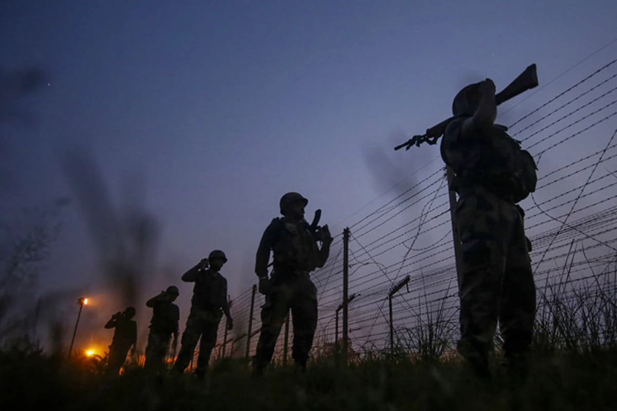 बाढ़ के बहाव में पाकिस्तान पहुँचे सात भारतीय तीन साल बाद वतन लौटे और सुनाई जेल की रूह कंपा देने वाली दास्तां