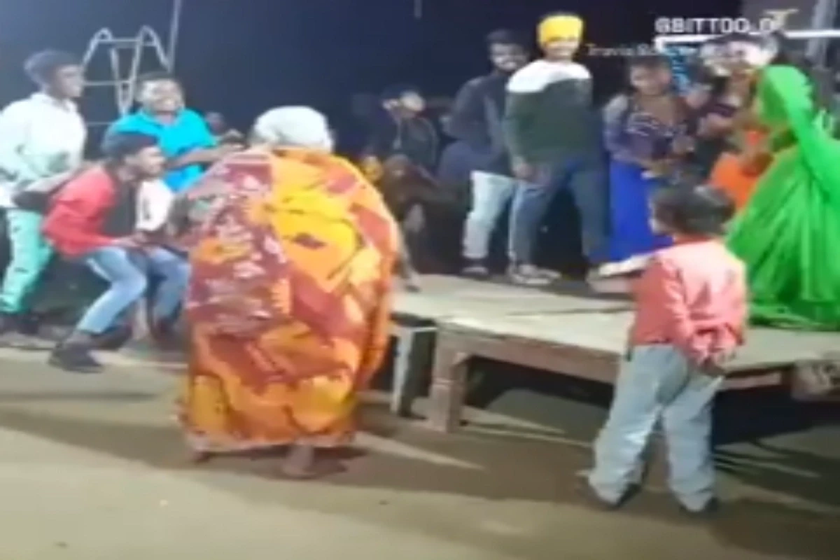 Viral Video: Annoyed! Dadi Takes Stage Dancer to Task for Obscene Dance, Check What Happens Next