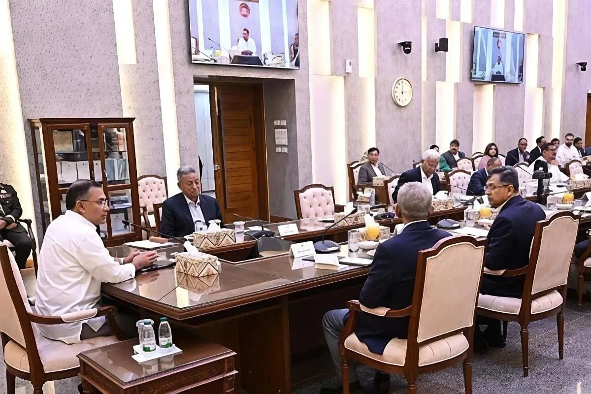 তারেক সরকারের ১৮০ দিনের অগ্রাধিকার পরিকল্পনা: বাজার নিয়ন্ত্রণ ও বিদ্যুৎ সরবরাহ