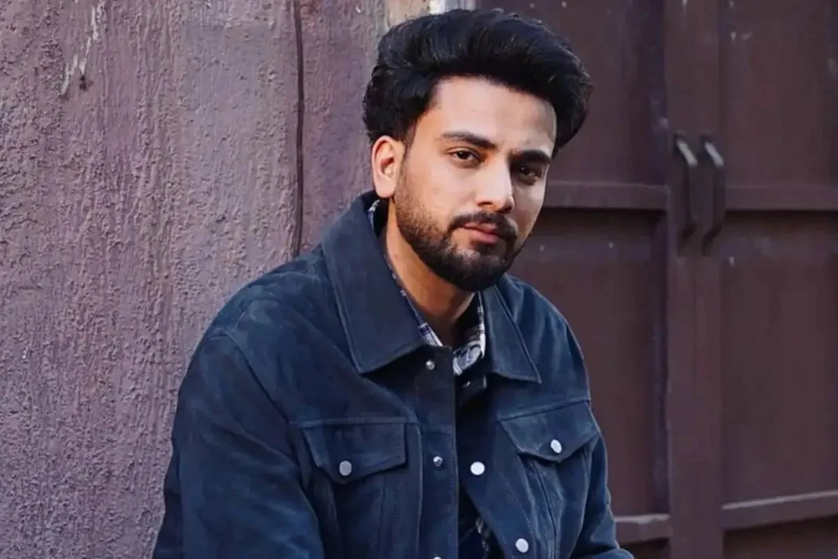 সাপের বিষ পাচার মামলা: সুপ্রিম কোর্টে কড়া প্রশ্নের মুখে ইউটিউবার এলভিশ যাদব