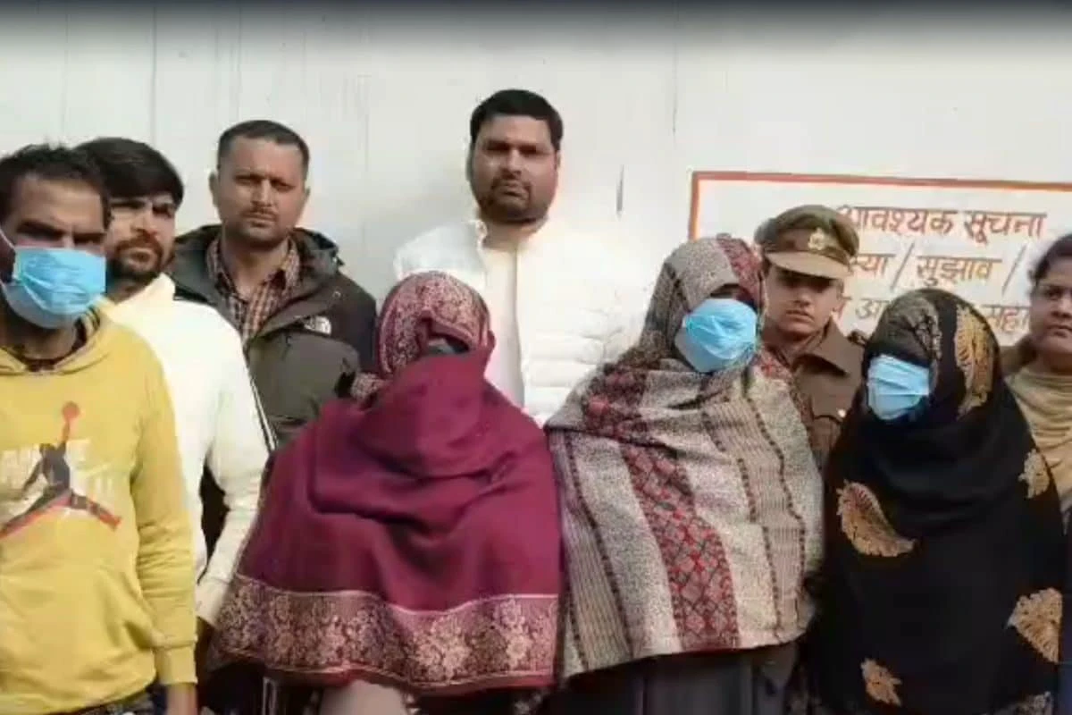 शोरूम जाता था कबाड़ी वाला, झट से बन जाता था करोड़पति, फिर बाहर आते ही चलने लगता था लंगड़ाकर, अब खुला राज