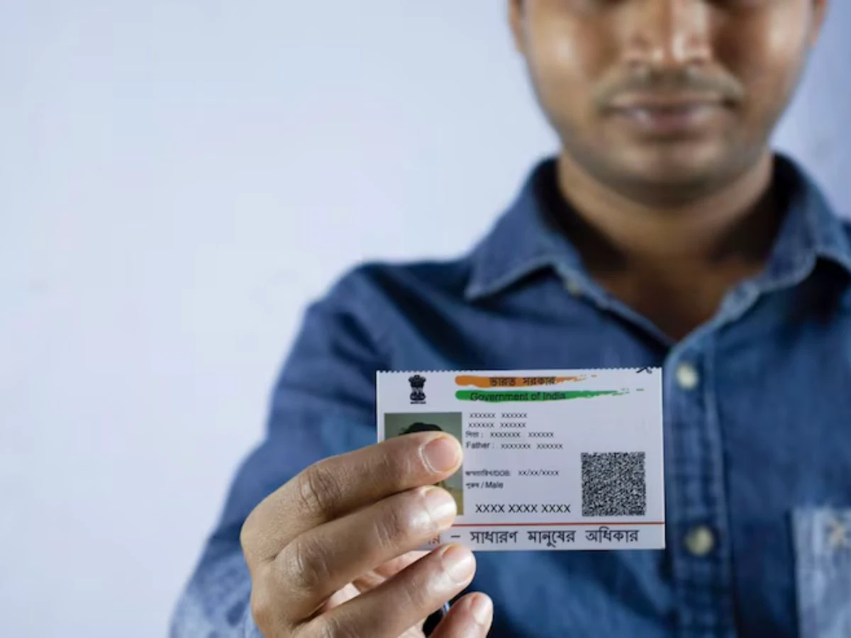 आधार कार्ड अपडेट करने का झंझट खत्म अब घर बैठे ऐप से सुधारें सारी गलतियां