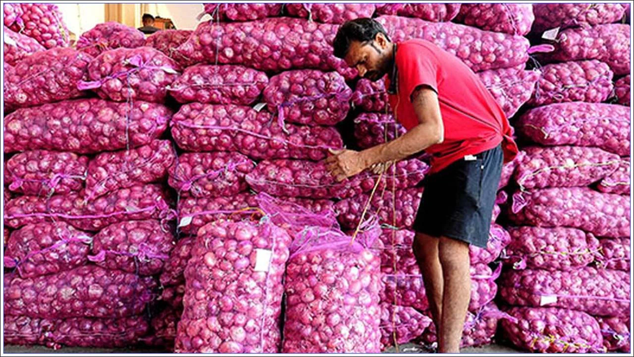 Export Duty on Onion: ఉల్లి ధరను నియంత్రించేందుకు కేంద్రం కీలక నిర్ణయం