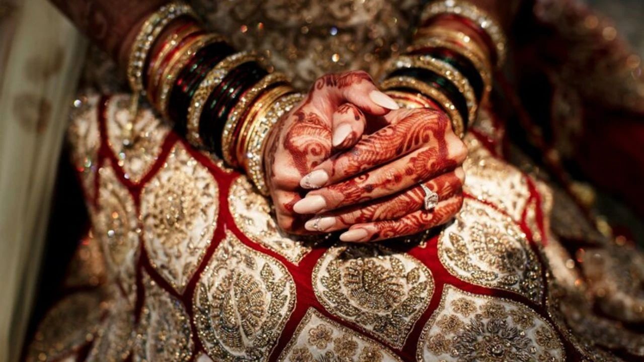 Bride didn't let husband to celebrate SHUHAGRAT for 10 days, then what happened will shock you