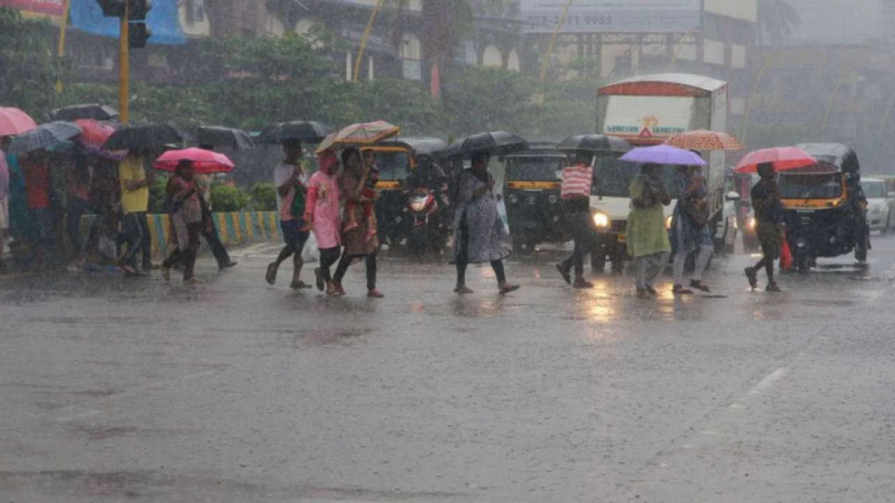 Chennai: IMD predicts thunderstorms, light to moderate rain in next 48 hours