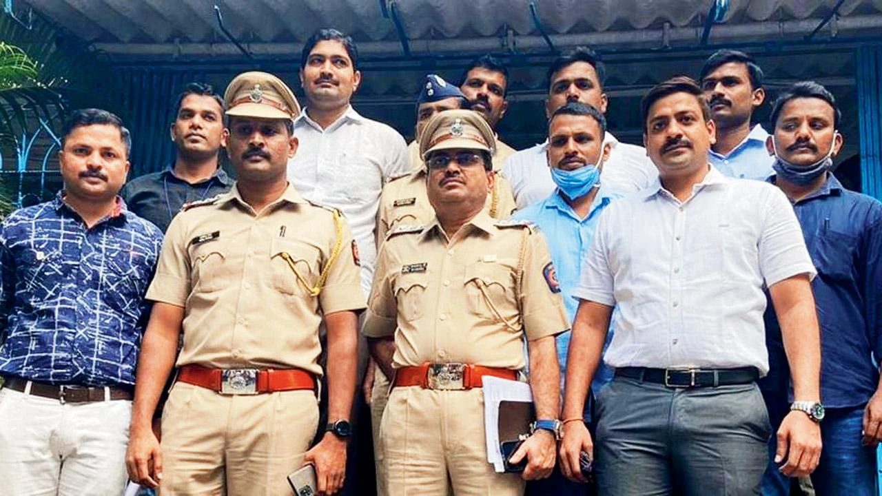 Vasai cop turns cab driver to arrest Instagram sextortionist