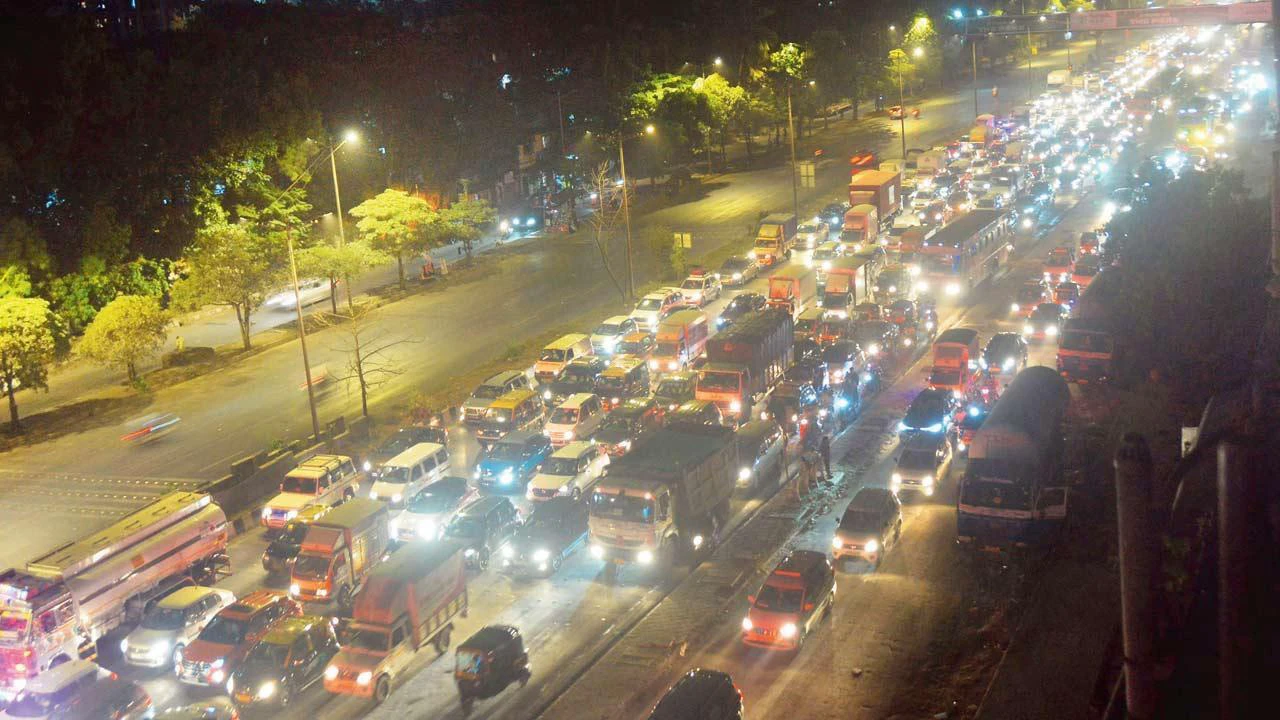 Mumbaikars using JVLR to get relief from traffic jams by Sunday