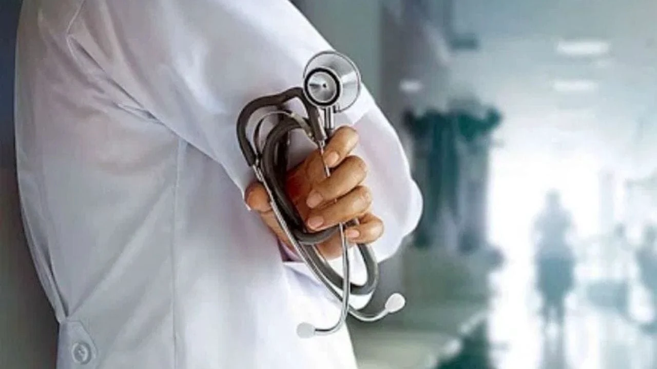 सुसाइड नोट में केवल नाम होने से कोई दोषी नहीं होता कर्नाटक हाईकोर्ट का बड़ा फैसला