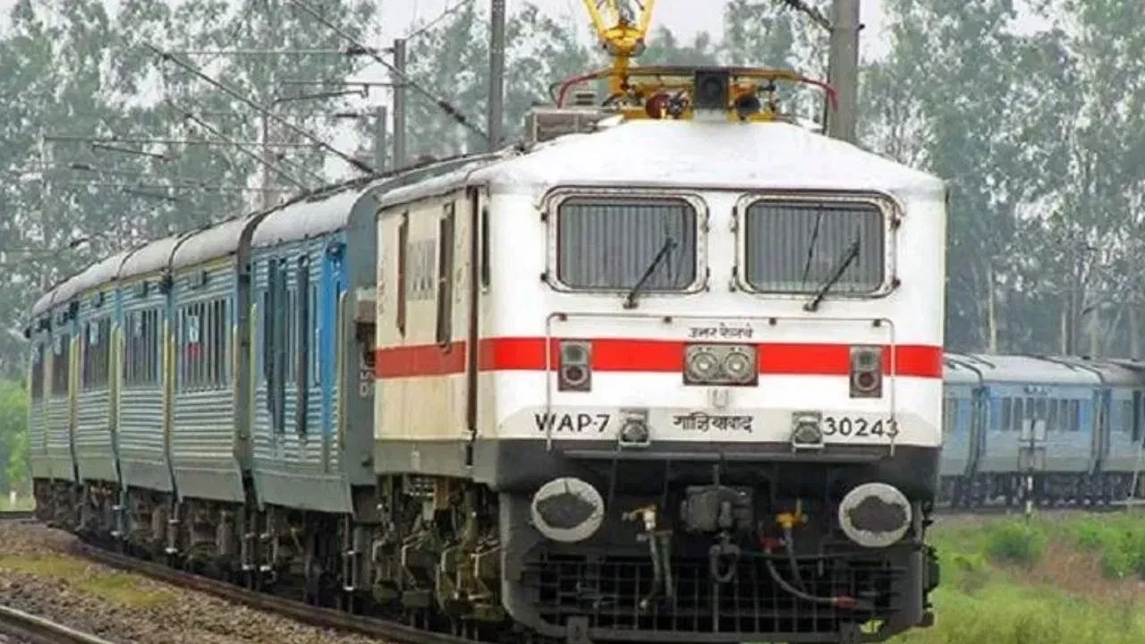 रेलवे का नया नियम, वेटिंग टिकट वालों को बड़ी राहत रेलवे का नया नियम, वेटिंग टिकट वालों को बड़ी राहत