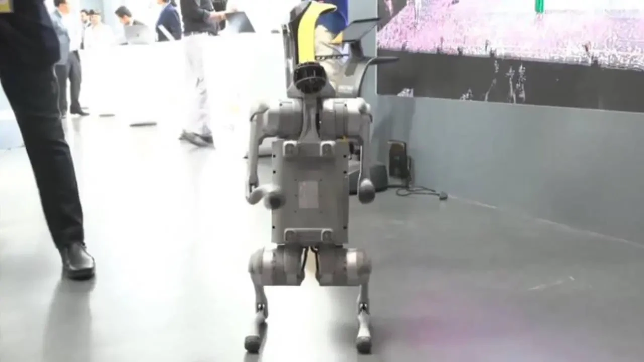 এআই সম্মেলনে চীনা রোবটকে নিজস্ব দাবি করে বিতর্কে গ্যালগোটিয়াস বিশ্ববিদ্যালয়