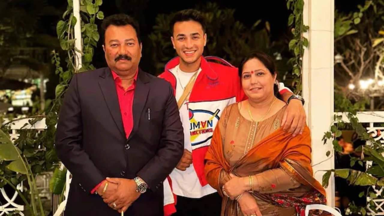 পাকিস্তান ম্যাচে কি নামতে পারবেন না অভিষেক শর্মা